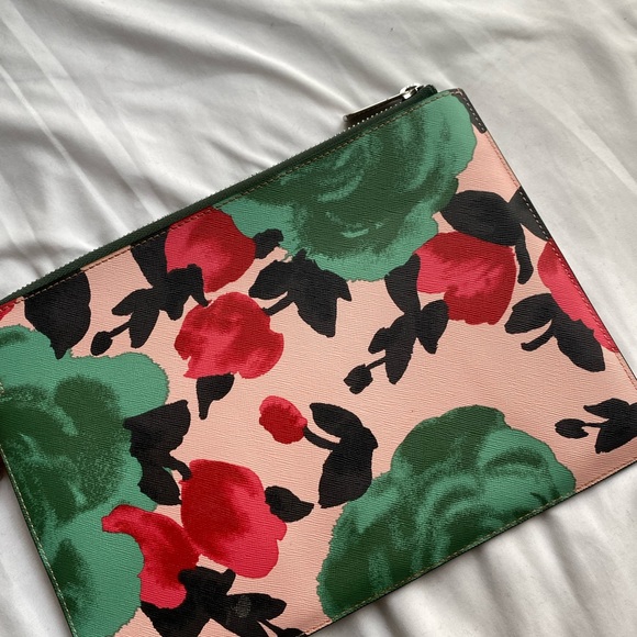 Marc Jacob’s Tablet Sleeve - Picture 5 of 7